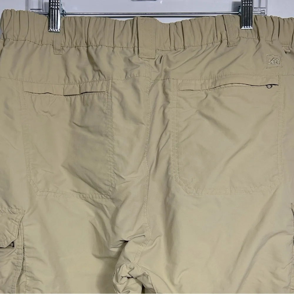 REI Men's Cargo Athletic Hiking Shorts Size XL Khaki Tan Nude